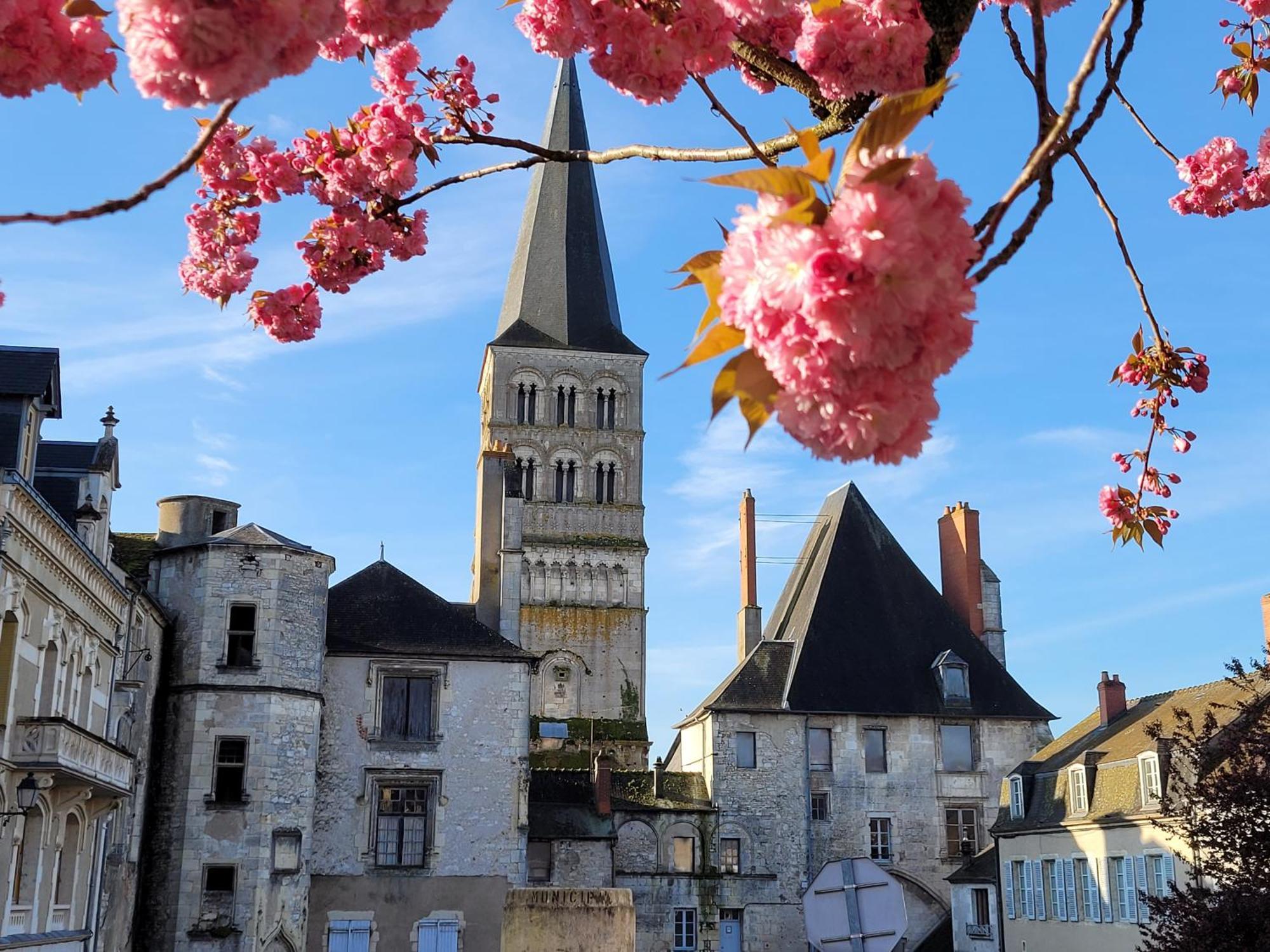 La Cour Du Chateau La Charité-sur-Loire Exteriör bild