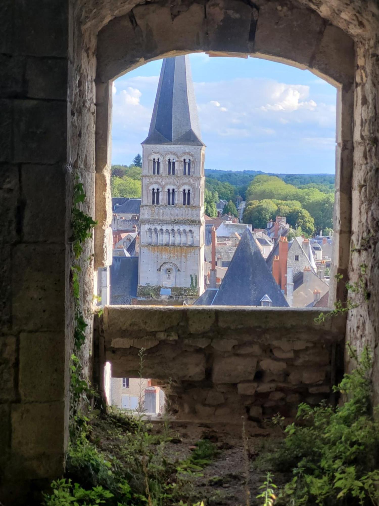 La Cour Du Chateau La Charité-sur-Loire Exteriör bild